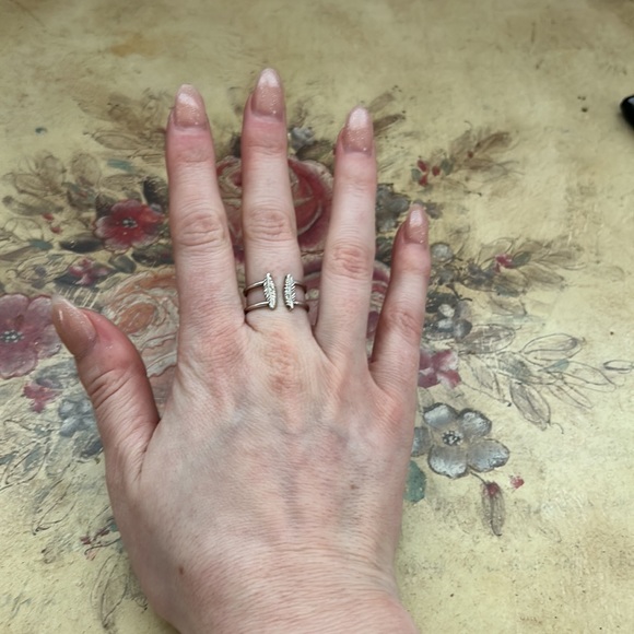 Sterling Silver Feather Ring (size 7) - Picture 3 of 3